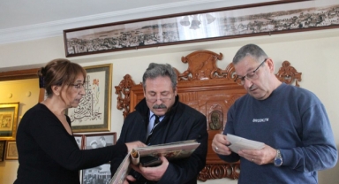 Hayırsever Aynur Güzel Tunçsiper’den EÜ Türk Dünyası Araştırmaları Enstitüsü’ne kitap ve tablo bağışı