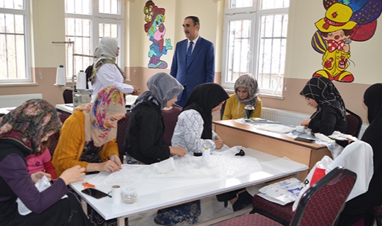Kullanılmayan köy okulları yaşam merkezine dönüştürüldü