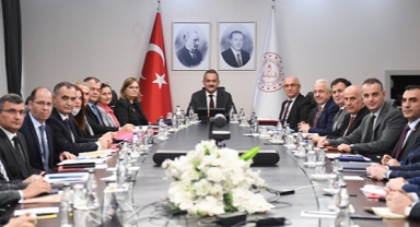MEB'den okulu terk etme riskine karşı 'erken uyarı' ve 'takip sistemi'