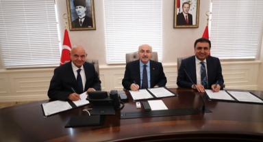 İzmir'de hayır severlerin eğitime katkıları devam ediyor