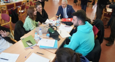 Zengin koleksiyonuyla araştırmacıların gözdesi: EÜ Merkez Kütüphanesi