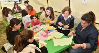 Depremzede Çocuklar Oyunun Gücüyle İyileşiyor