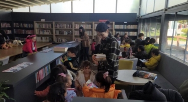 Bayraklı’da çocuklar hem eğleniyor, hem öğreniyor