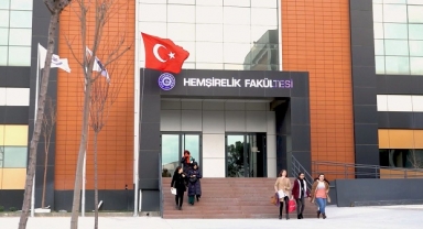Depremzede öğrencilere 12 ay burs desteği