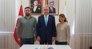Egeli bilim ekibi, hastalık etkeni mantarların içinde bulunan bakteriyel türleri araştıracak