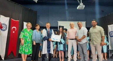 Çeşme Turizm Fakültesi ilk mezunlarını verdi