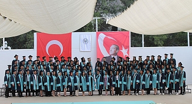 EÜ Eczacılık Fakültesi yeni dönem için öğrencilerini bekliyor