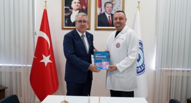 Histoloji disiplininin kült kitabı Türkçeye çevrildi