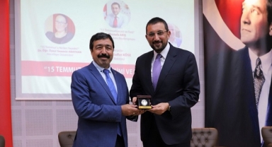 İKÇÜ’de 15 Temmuz Darbe Girişimi ve Küresel Siyaset Paneli