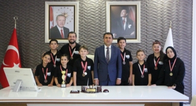 Türkiye Finali Üçüncüsü İzmir Takımı ile Bir Araya Geldi