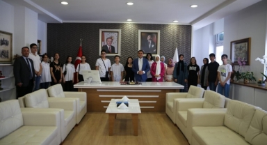 Yentür LGS 2023'te Başarı Gösteren İmam Hatip Öğrencileriyle Bir Araya Geldi
