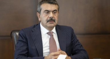 Telefonla sınıflara girilmesine yasak geliyor