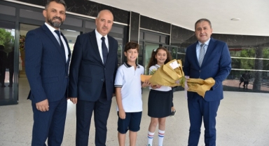 Karşıyaka’da İlk Ders Zili Çaldı