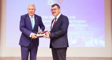 TÜBİTAK Başkanı Mandal, EÜ’de öğrencilerle bir araya geldi