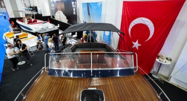 Lise öğrencilerinin yaptığı sürat teknesi fuarda satışa sunuldu