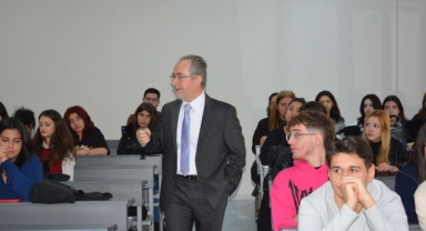 EÜ’de öğrencilere yurt dışı eğitim olanakları anlatıldı