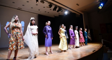 EÜ’de 70. Yıla Özel Defile Coşkusu