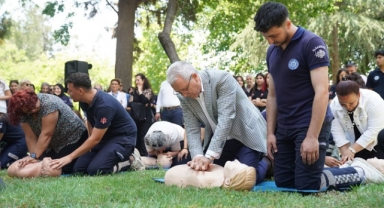 EÜ’de “Hayata El Ver” Etkinliğiyle İlk Yardıma Dikkat Çekildi