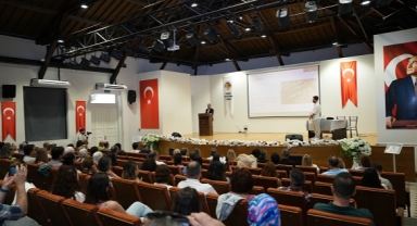 İzmir’de Öğretmenlere Yapay Zekâ Eğitimi