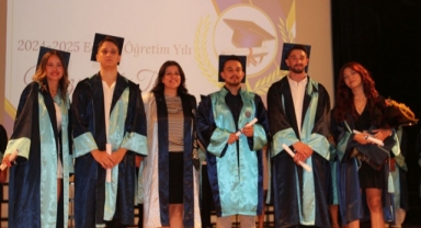 Emel Akın MYO’da mezuniyet coşkusu