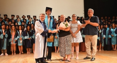 EÜ Eğitim Fakültesi mezunlarını uğurladı