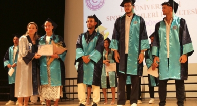 Spor Bilimleri Fakültesinde mezuniyet coşkusu