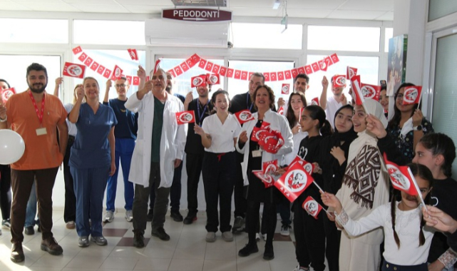 EÜ Diş Hekimliği Fakültesi’nden Miniklerle Cumhuriyet Kutlaması