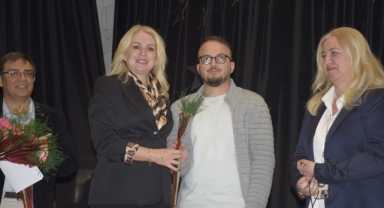 Özel çocuklarla duygulu öğretmenler günü kutlaması