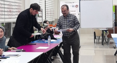 GENÇ GİRİŞİMCİ ADAYLARI İÇİN İLETİŞİM ODAKLI GÜÇLÜ BİR FİNAL*