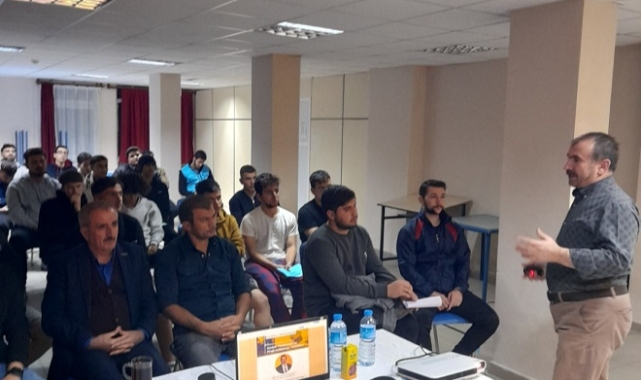 “Gençlerle Hasbihâl”e Yoğun İlgi