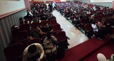 Ravza Zeybek, Menemen'de Öğrencilerle Edebiyat Buluşmasında Bir Araya Geldi