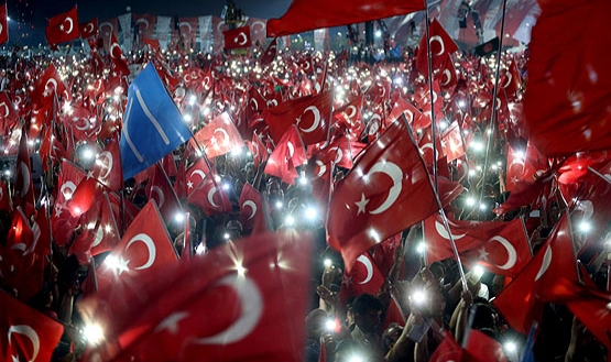 Sultanbeyli’de Okullarda Kırmızı-Beyaz Çağrısı