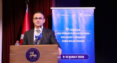 İzmir’de Genç Bilim İnsanları Ödüllerine Kavuştu