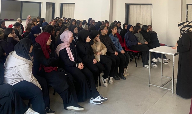 İzmir’de “Modern Zamanlarda Müslüman Kadının Rolü” Söyleşisi