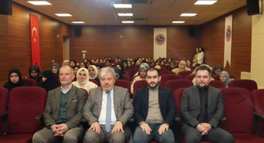 Süreyya Aydın’dan Genç Hafızlara Tebrik