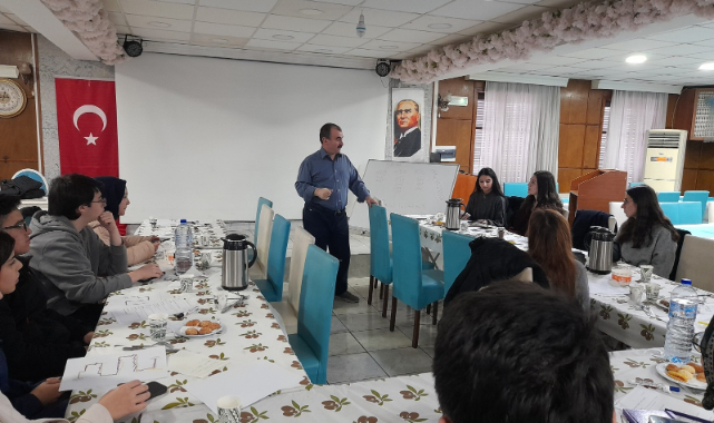 Yozgatlı Dernekler Federasyonu üniversiteli gençler için Ankara’da eğitim düzenledi.*