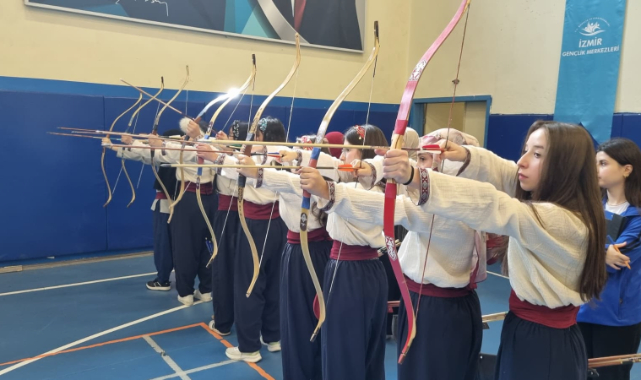 Buca’da Hedef Çanakkale Ruhu: 111. Yılda 111 Ok