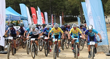 DEÜ Sporcularından Çifte Başarı