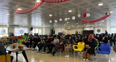 İzmir Anadolu İmam Hatip Lisesi’nde Haçlı Seferleri Konferansı
