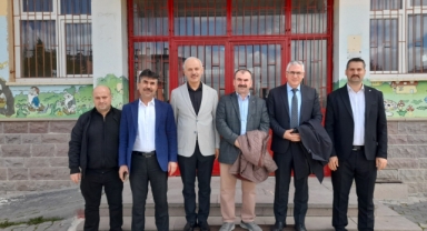 Köy Okulunda Bilim Ateşi