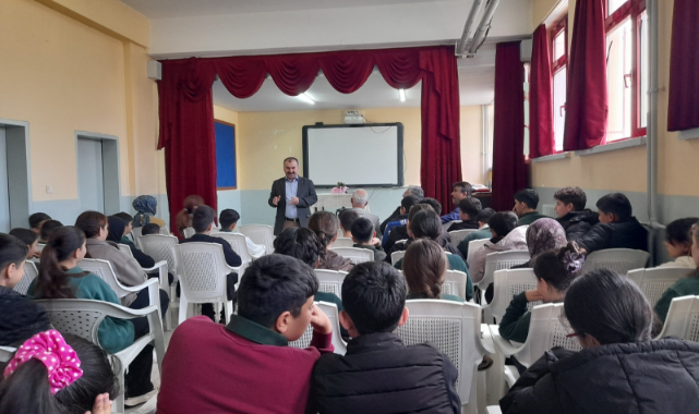 Köy Okulunda Bilim Ateşi