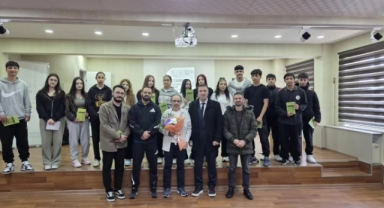 Şehrin Kıyısından Bir Adam” Söyleşileri Kapsamında Yahya Kemal Mesleki ve Teknik Anadolu Lisesinde Program Gerçekleştirildi