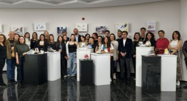 DEÜ’de ayakkabılar sanat eserine dönüştü