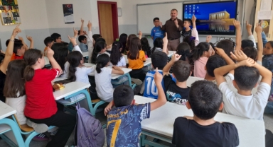 Akdağmadeni’nde çocuklarla “Mini Bilim Söyleşileri” gerçekleştirildi.