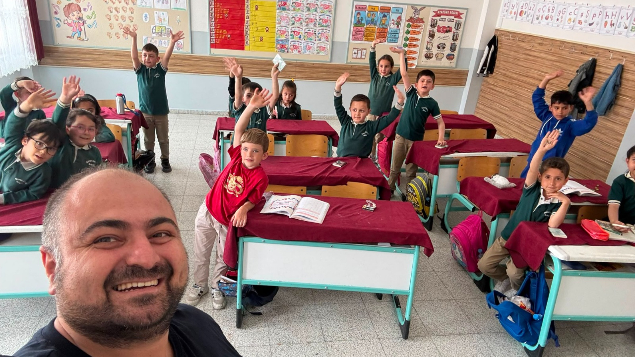 Akdağmadeni’nde çocuklarla “Mini Bilim Söyleşileri” gerçekleştirildi.