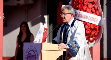 DEÜ Bergama’da Mezuniyet Coşkusu