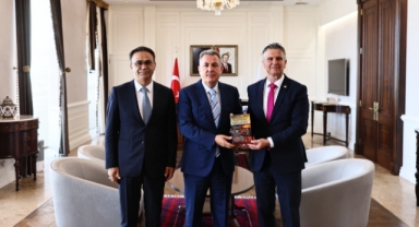 İzmir’de Disiplin Hukukuna Dev Rehber
