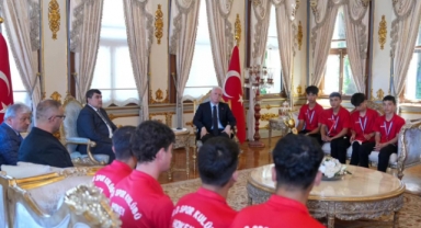 Sultanbeyli'nin Şampiyon Öğrencileri Valiliğimizde