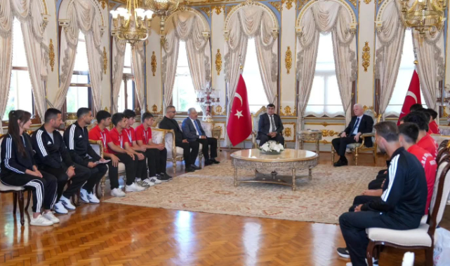Sultanbeyli'nin Şampiyon Öğrencileri Valiliğimizde