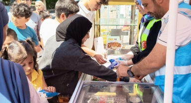 İZBAYDER'den Bayraklı'da Kesintisiz Gönül Seferberliği